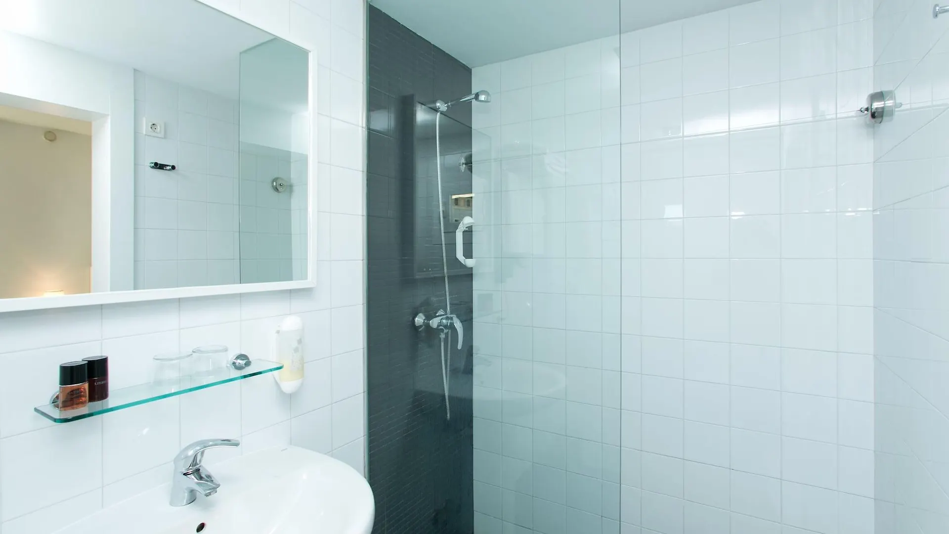 Hotel Zhero Cas Catala 4*,