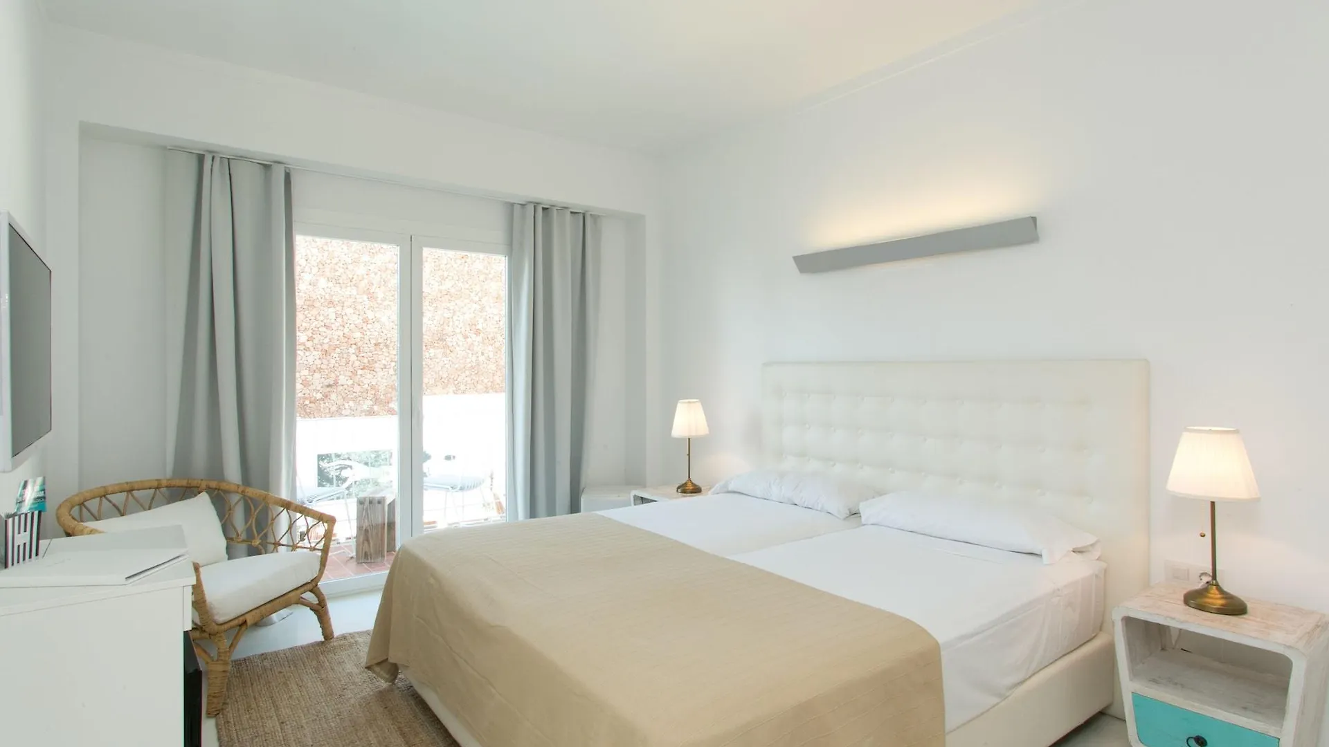 Hotel Zhero Cas Catala