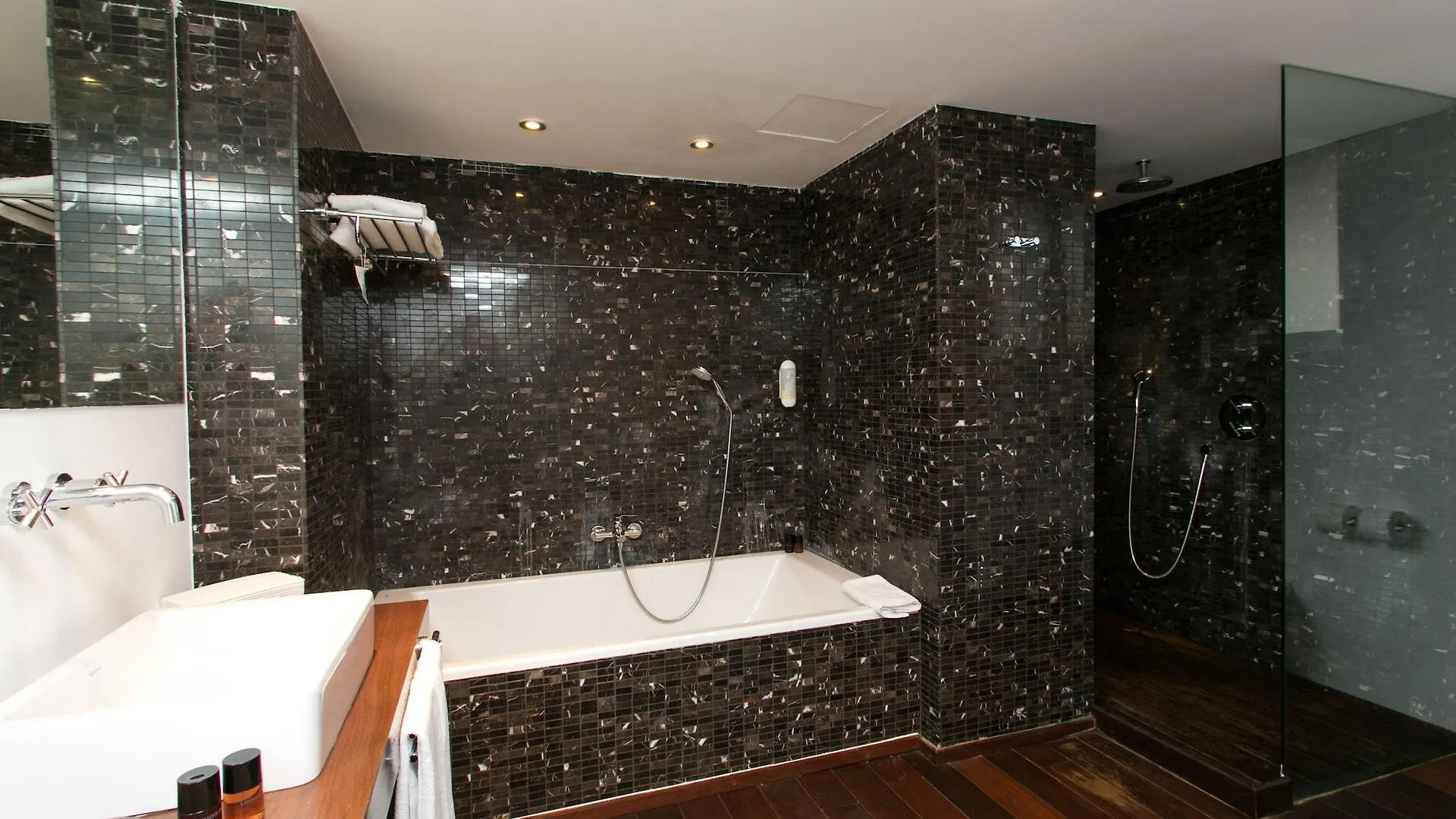 Hotel Zhero Cas Catala 4*,  Spain