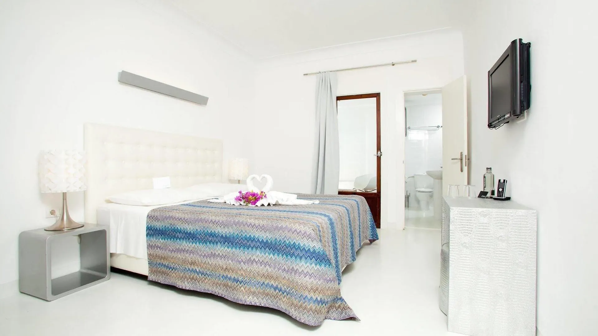 Hotel Zhero Cas Catala 4*,  Spain